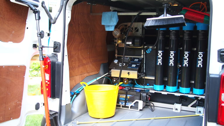 Showing the kit for window cleaning